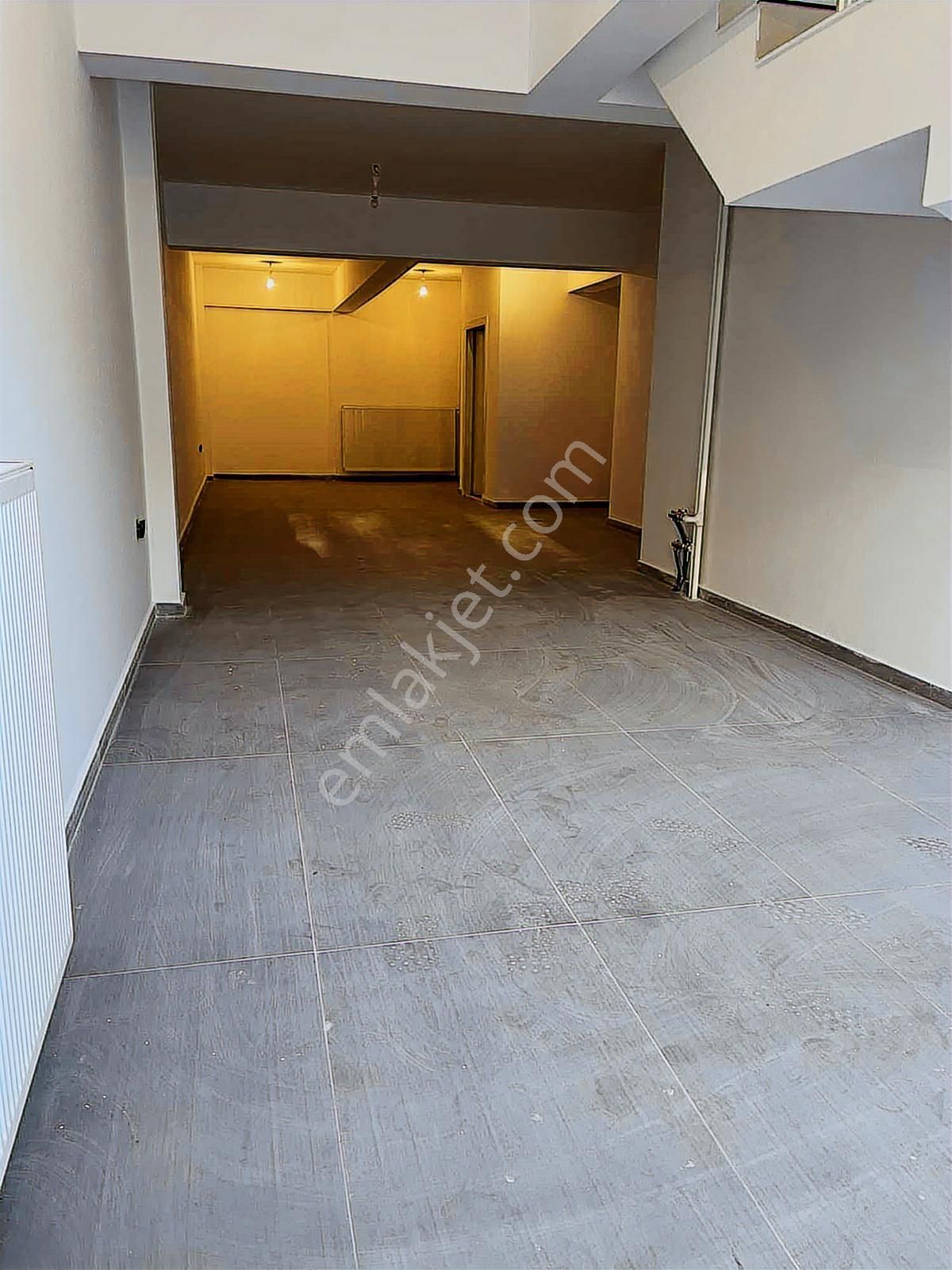 Riva Gayrimenkul'den Atatürk Bul. Üzerinde 300m2 -2 Adet Dükkan - Görsel 9