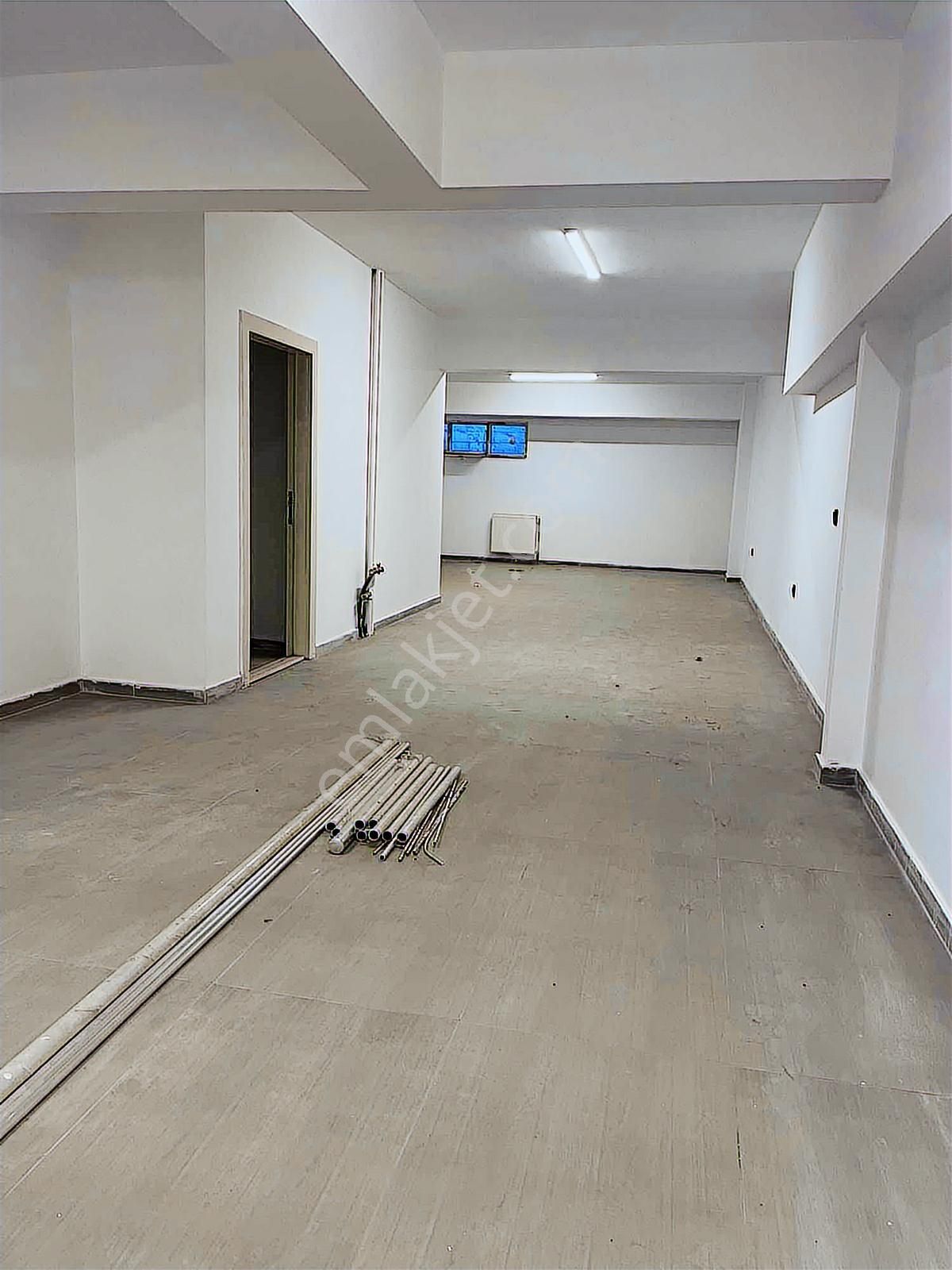 Riva Gayrimenkul'den Atatürk Bul. Üzerinde 300m2 -2 Adet Dükkan - Görsel 8