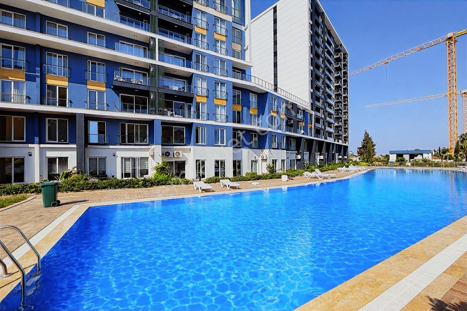 Ekpa Prestij Sitesi'nde 2+1 Güvenlikli Havuz Manzaralı Satılık