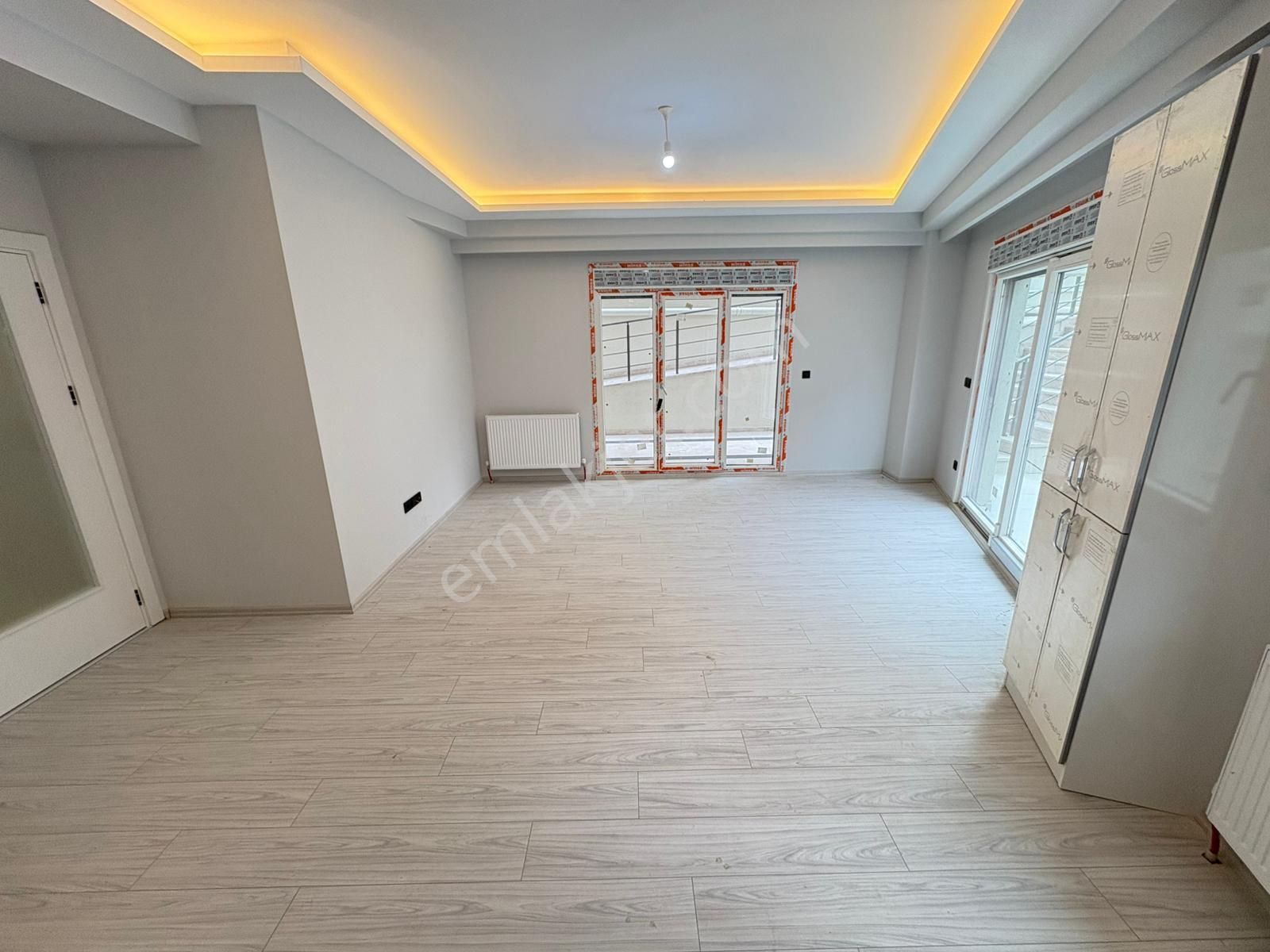 ▃artemin▃çamlık Sahili'nde Bahçe Teraslı Ön Cephe 105m² 3+1! - Görsel 5
