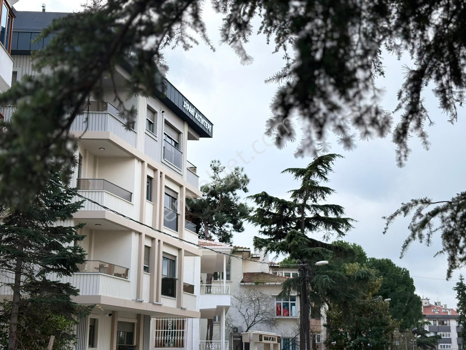 ▃artemin▃çamlık Sahili'nde Bahçe Teraslı Ön Cephe 105m² 3+1!