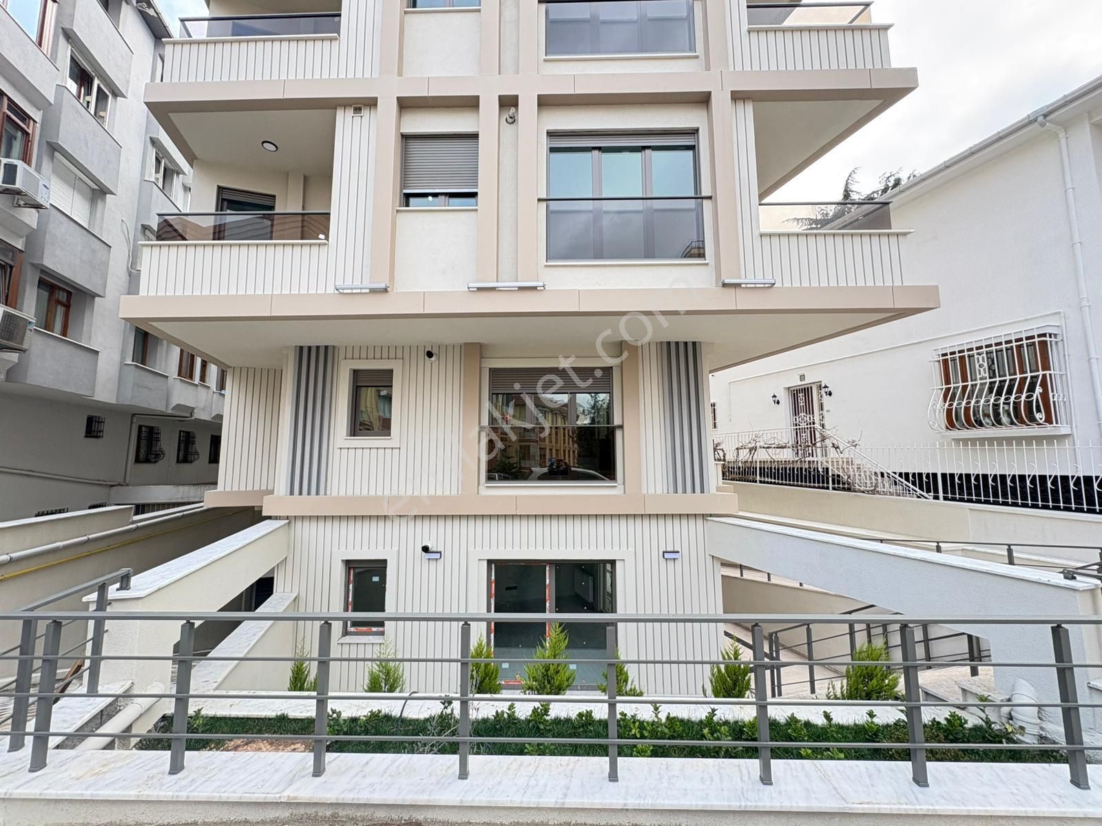 ▃artemin▃çamlık Sahili'nde Bahçe Teraslı Ön Cephe 105m² 3+1! - Görsel 25