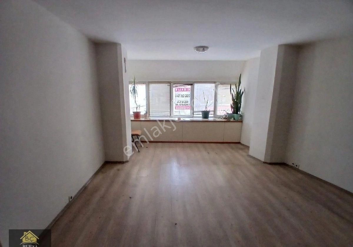 Bursa Osmangazi İnönü Caddesi Üzerinde Asansörlü Kiralık Ofis