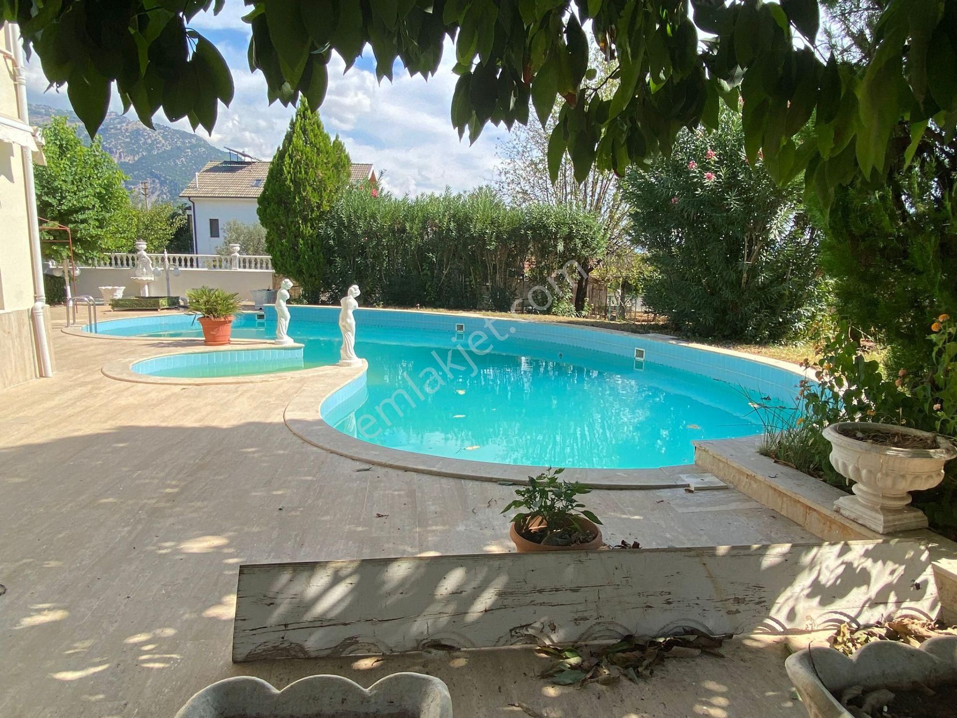 Muğla Köyceğiz Yenimahallede Satılık Lüx 7+2 Triplex Villa 2608m² Arsa İçinde - Görsel 14