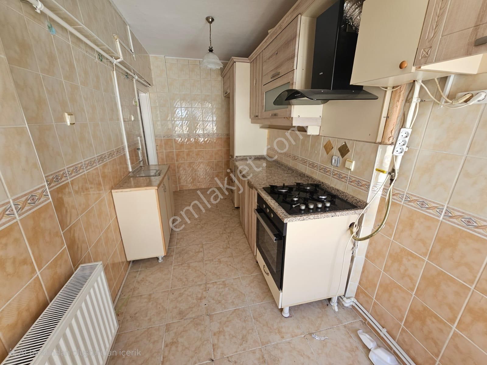 100. Yıl Mahallesinde Site İçi 3+1 Kısmi Deniz Manzaralı - Görsel 3