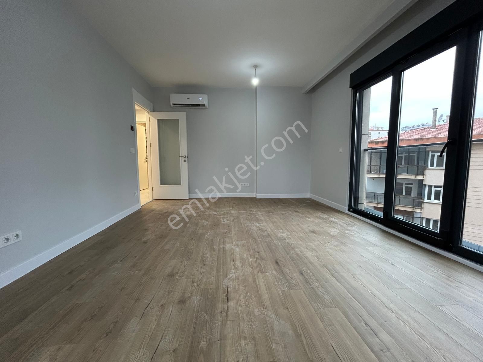 Şenesenevler De Kapalı Havuzlu Güvenlikli Sıfır Site De 2+1 - Görsel 3