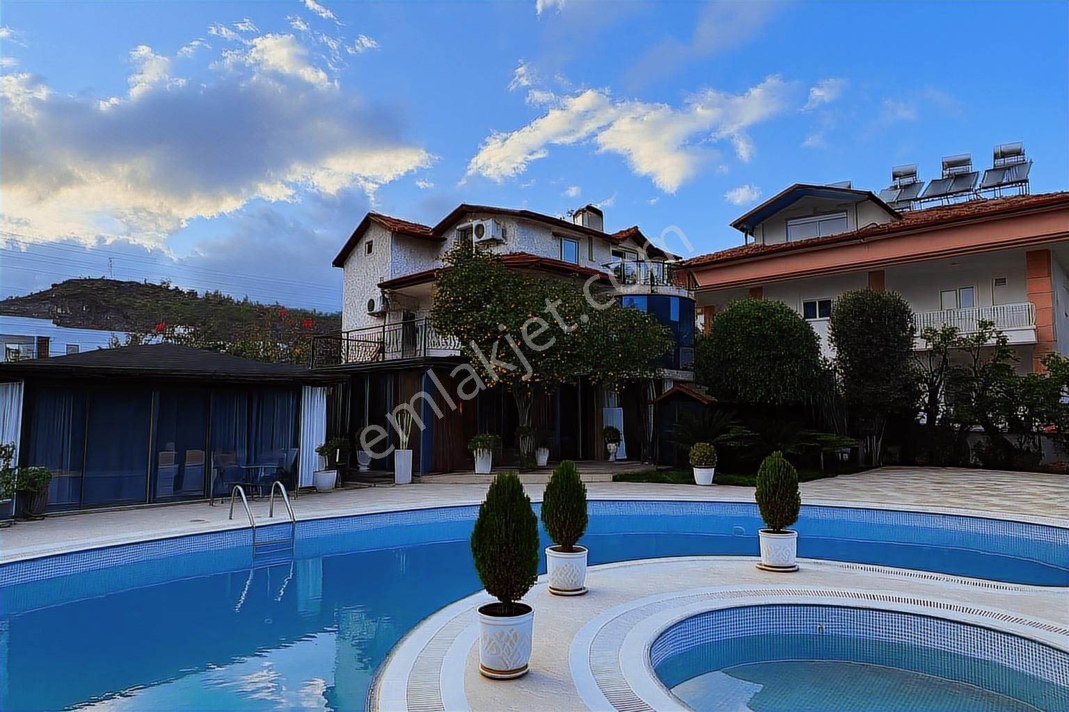 Kemer Çamyuva'da Yabancı Satışa Uygun 4+1 Eşyalı Satılık Villa - Görsel 14