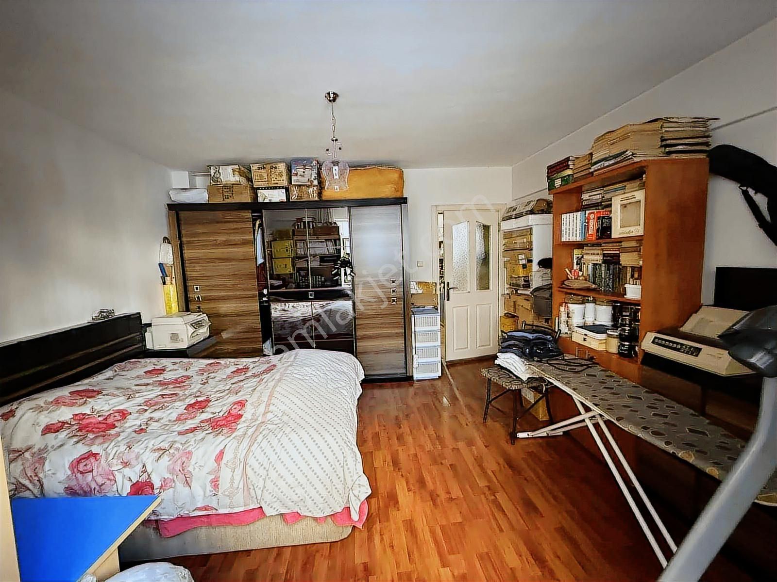 Şişli Mecidiyeköy Cadde Üstünde Balkonlu Satılık 2+1 Daire - Görsel 4