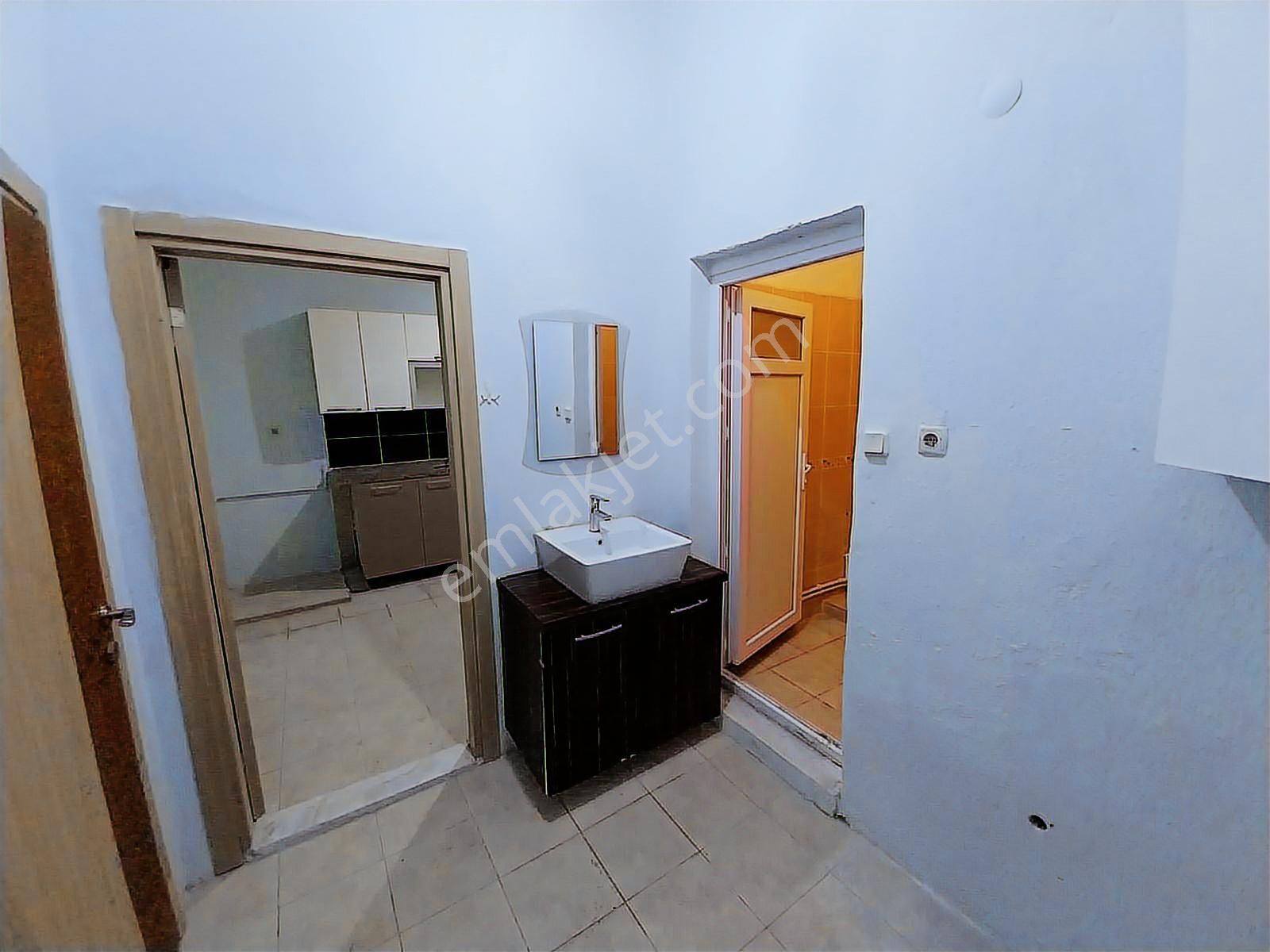 Gaziemir Sarnıç'da Doğalgazlı İzbana Yakın 2+1 95m2 Kiralık - Görsel 8