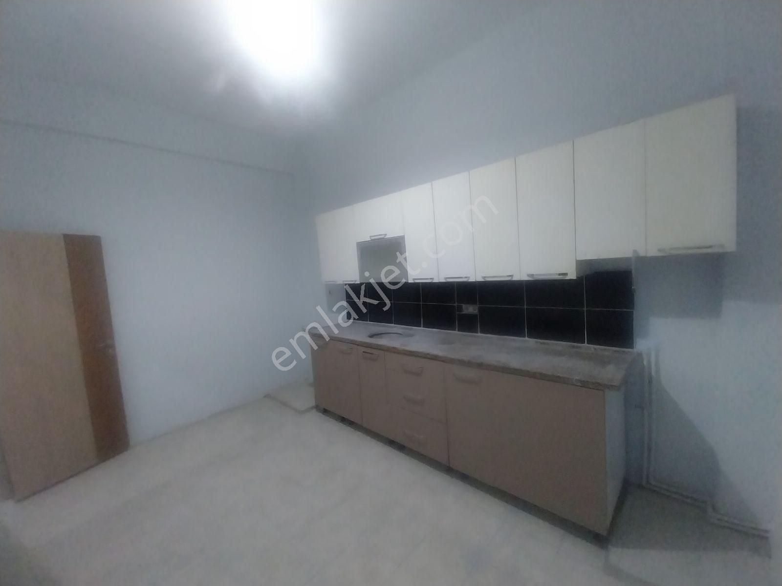 Gaziemir Sarnıç'da Doğalgazlı İzbana Yakın 2+1 95m2 Kiralık - Görsel 6