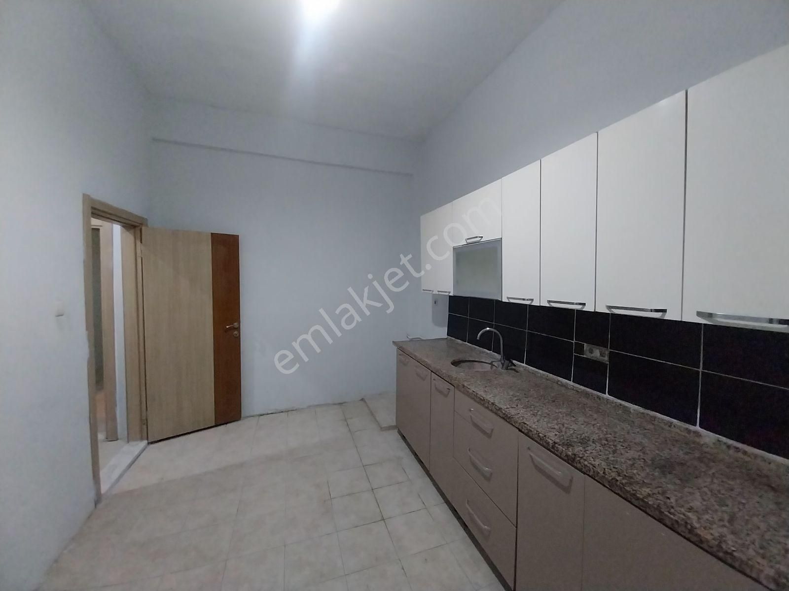 Gaziemir Sarnıç'da Doğalgazlı İzbana Yakın 2+1 95m2 Kiralık - Görsel 9