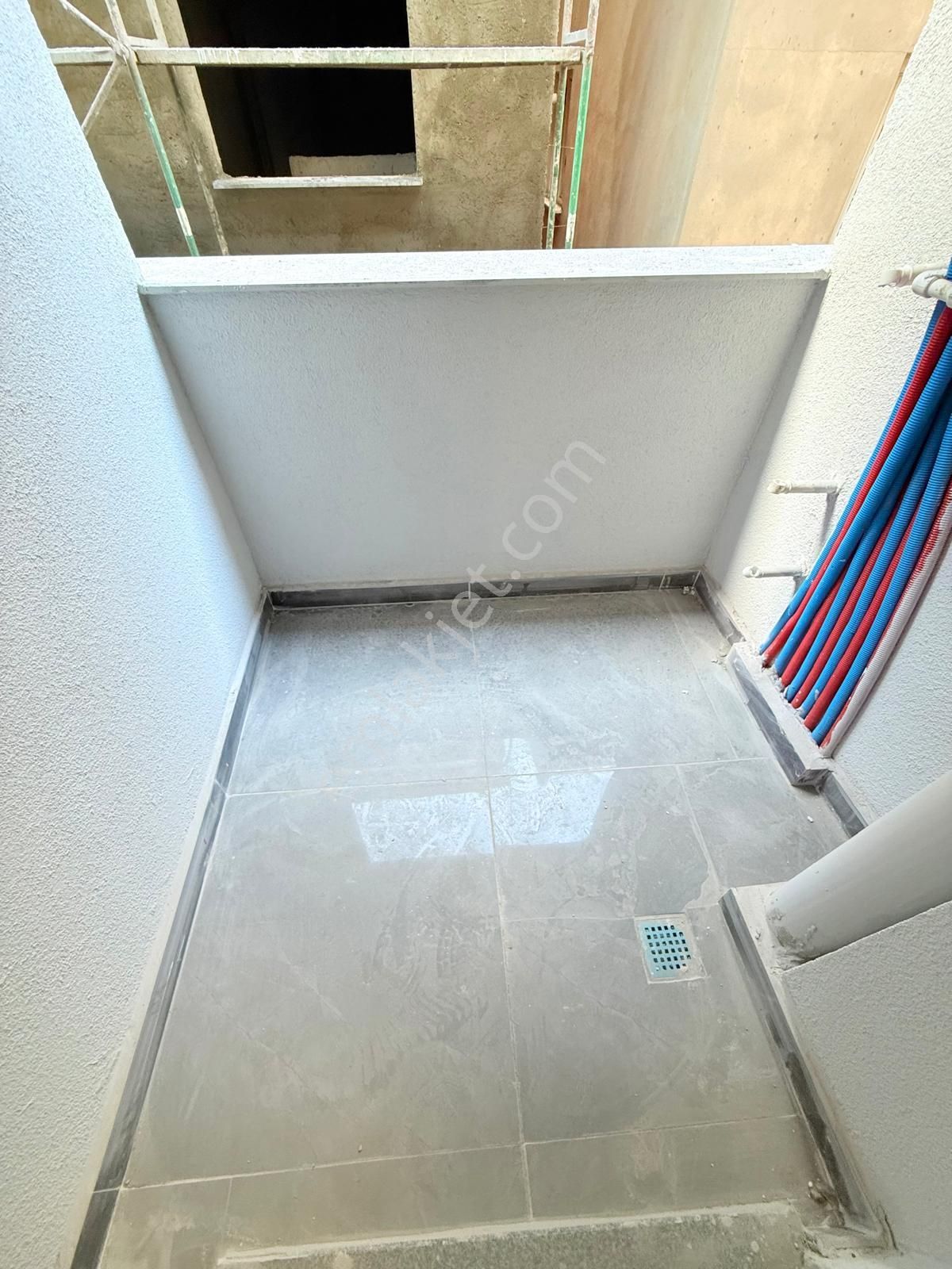 Yıldız Dan Necipfazıl Lisesi Yakını Kredili 2+1 Ara Kat Daire - Görsel 3