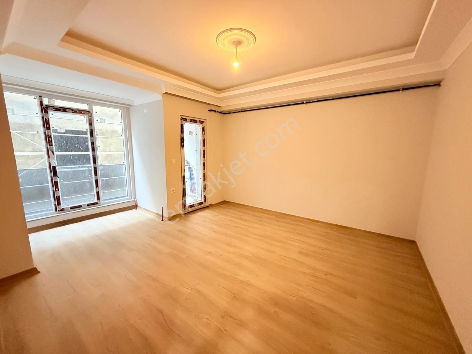 Yıldız Dan Necipfazıl Lisesi Yakını Kredili 2+1 Ara Kat Daire - Görsel 8