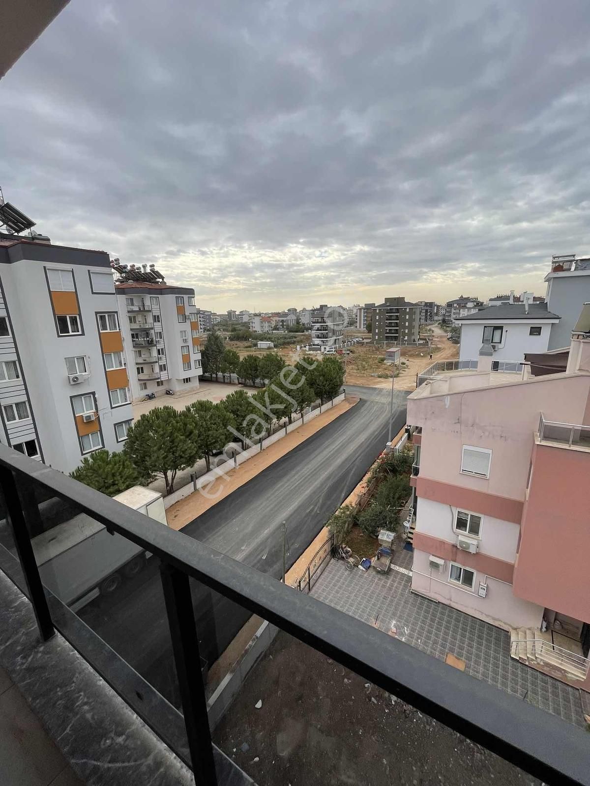 Döşemealtı Çıplaklı Katta Sıfır Havuzlu 1+1 - Görsel 8