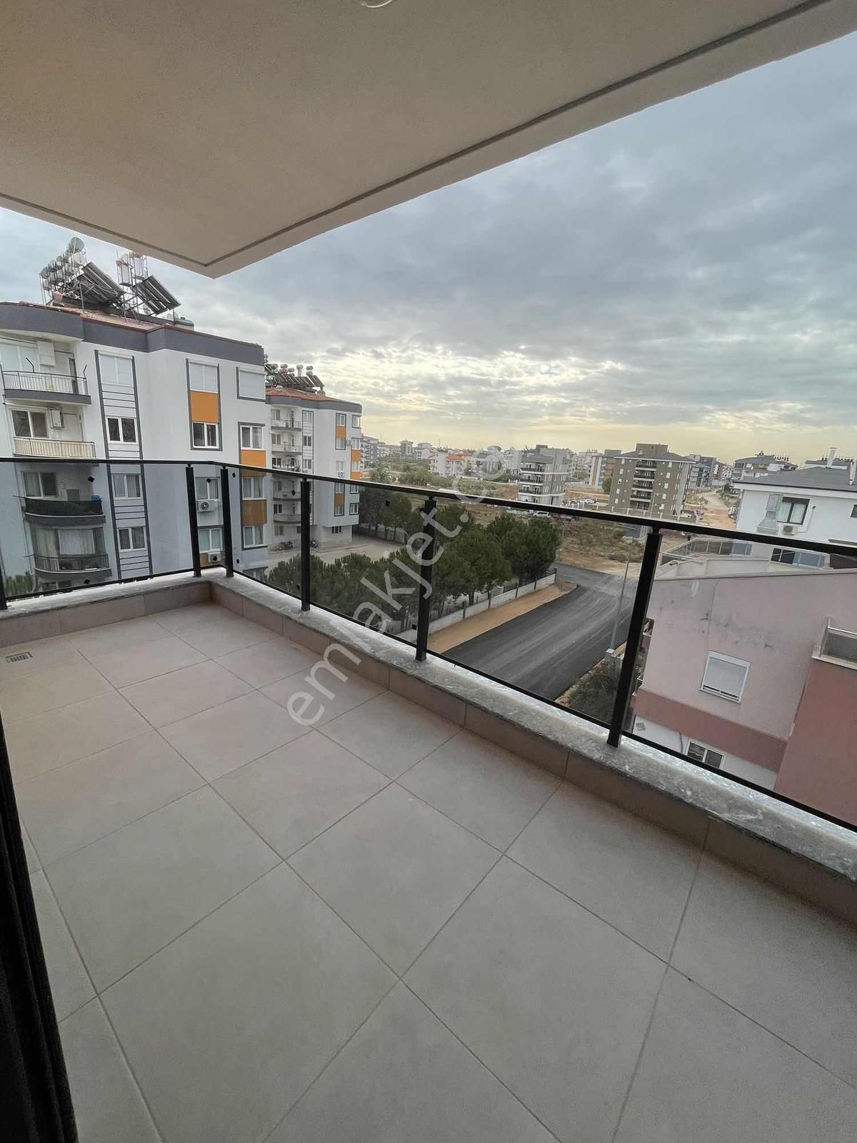 Döşemealtı Çıplaklı Katta Sıfır Havuzlu 1+1 - Görsel 14