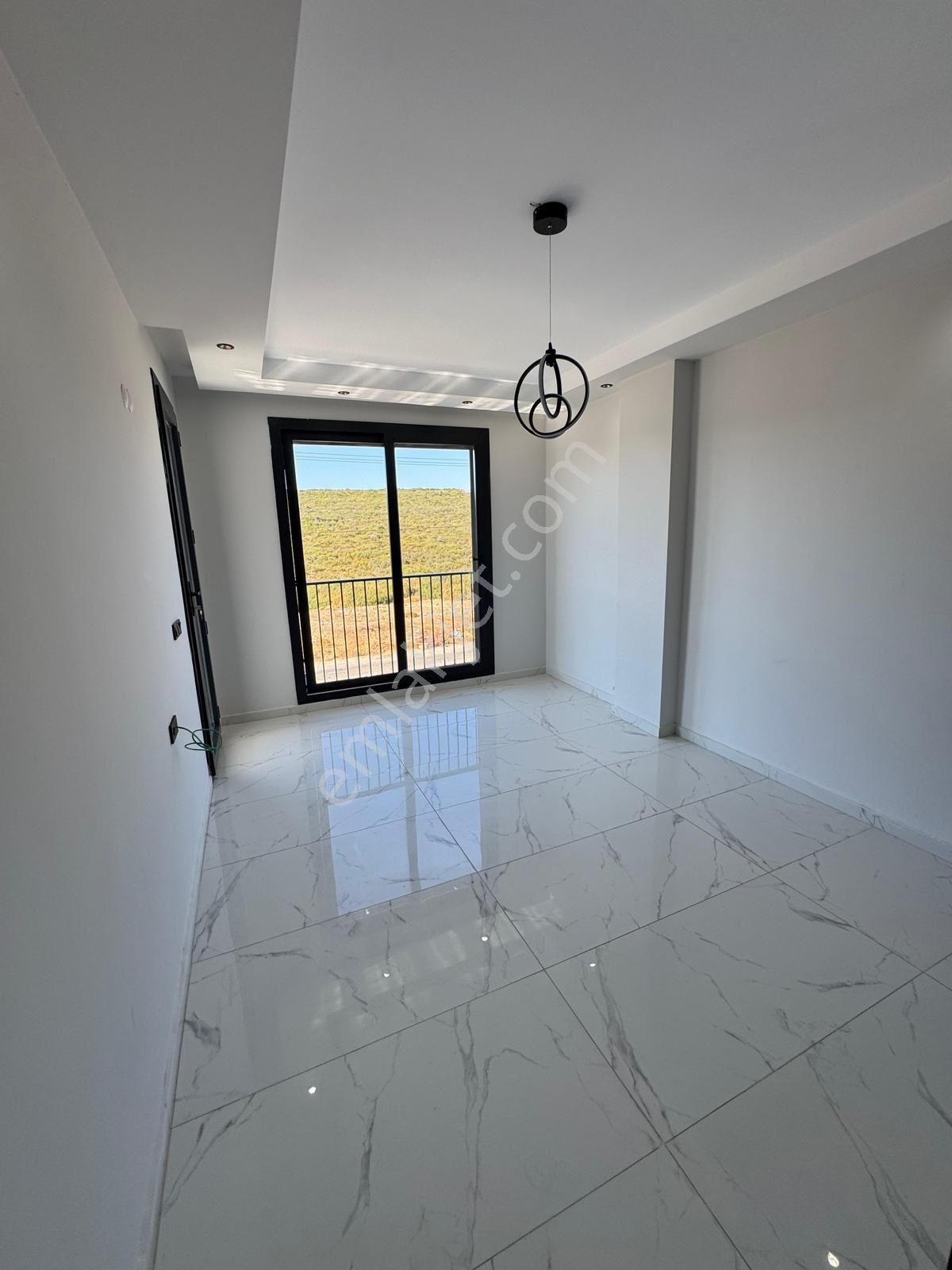 Efeler’de Tam Müstakil Havuzlu ,ayrı Mutfak Lüks Villa - Görsel 28