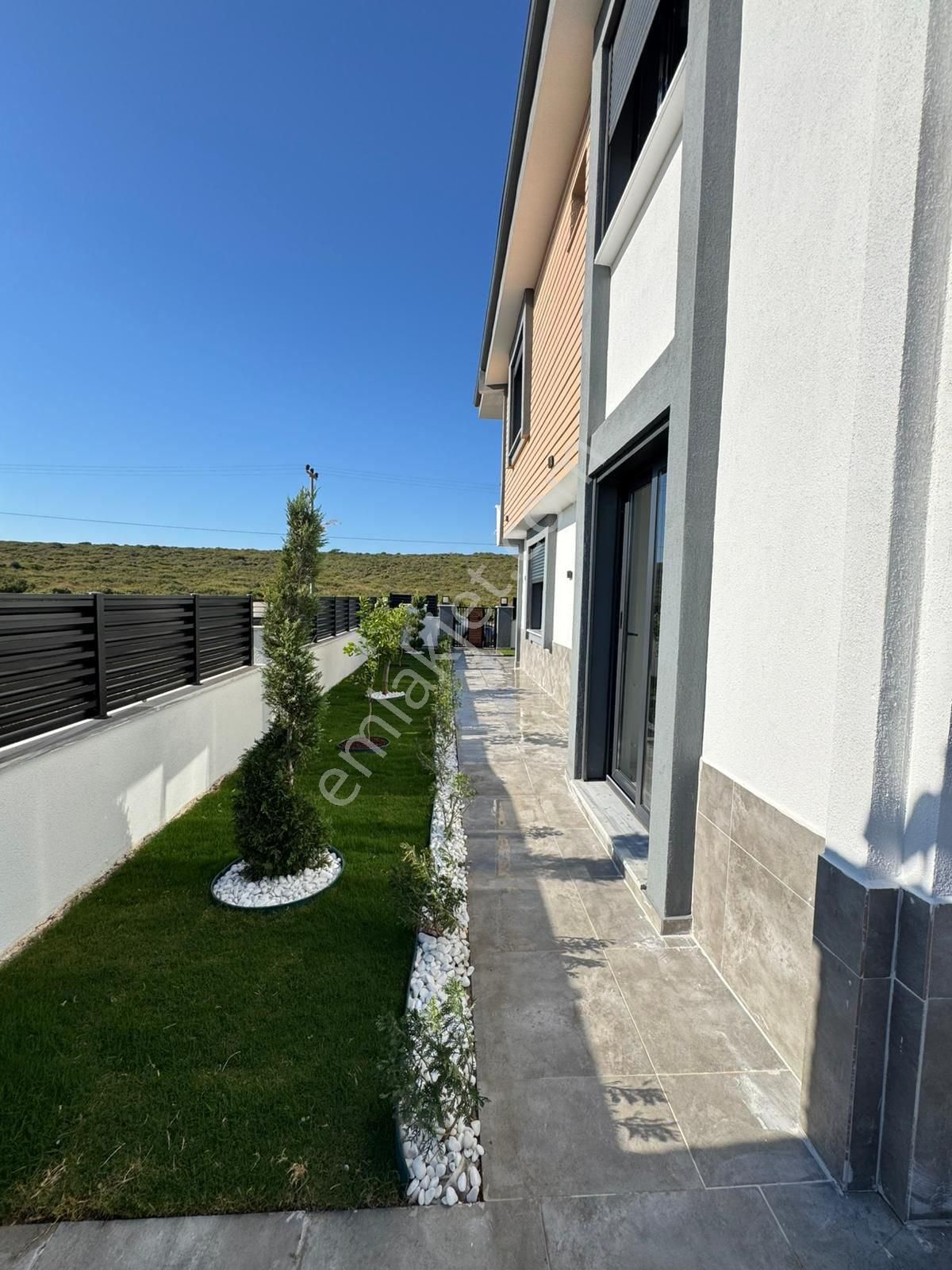 Efeler’de Tam Müstakil Havuzlu ,ayrı Mutfak Lüks Villa - Görsel 3