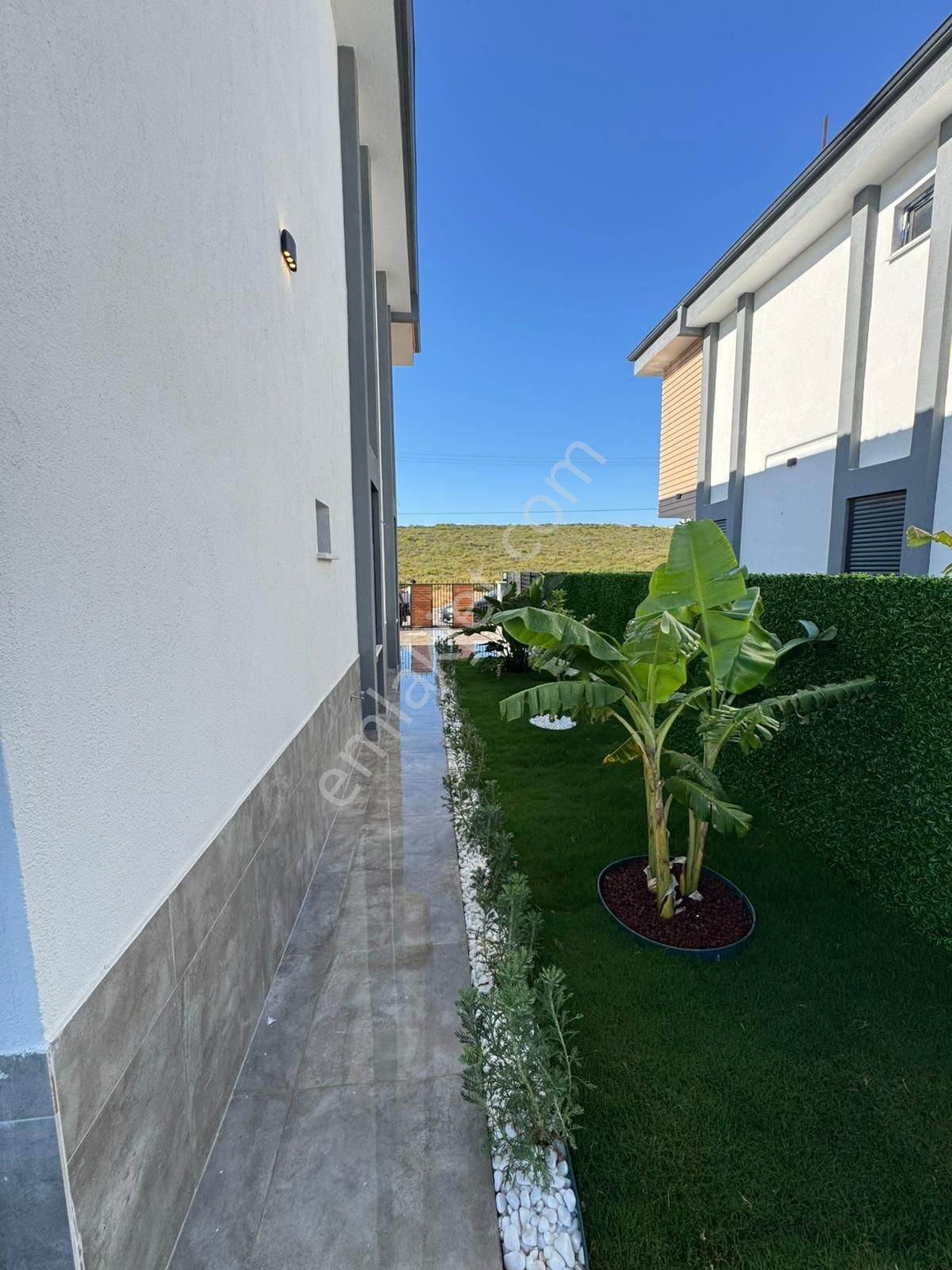 Efeler’de Tam Müstakil Havuzlu ,ayrı Mutfak Lüks Villa - Görsel 8