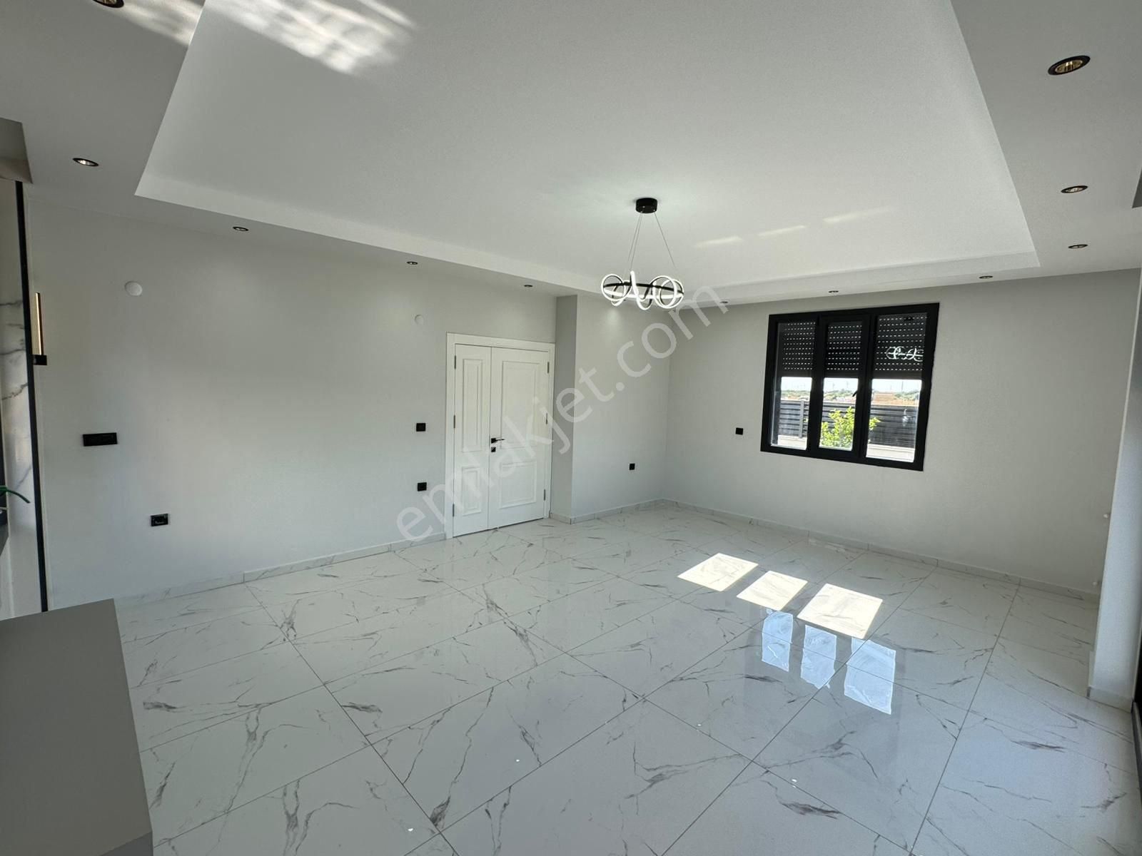 Efeler’de Tam Müstakil Havuzlu ,ayrı Mutfak Lüks Villa - Görsel 18