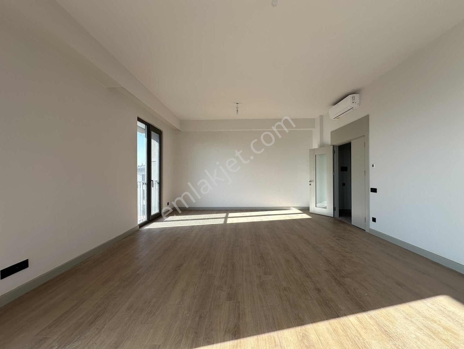 Çınarköy " Peyzaj Ve Koru Manzaralı 3+1 Büyük Tip Satılık " - Görsel 13