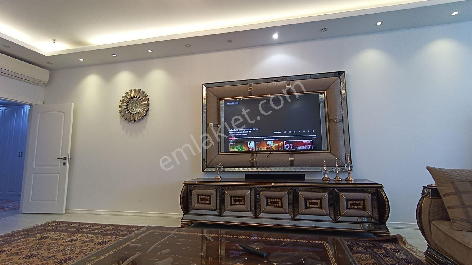 Bahçeşehir Loca Da Çok Özel Teraslı Full Tadilatlı Satılık Daire - Görsel 3