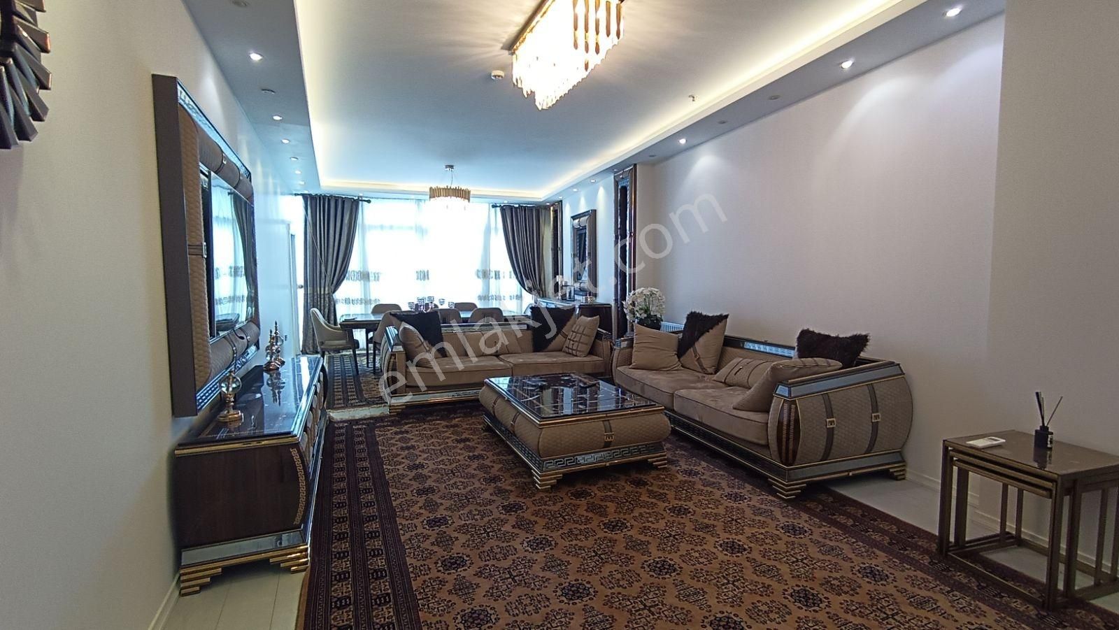 Bahçeşehir Loca Da Çok Özel Teraslı Full Tadilatlı Satılık Daire