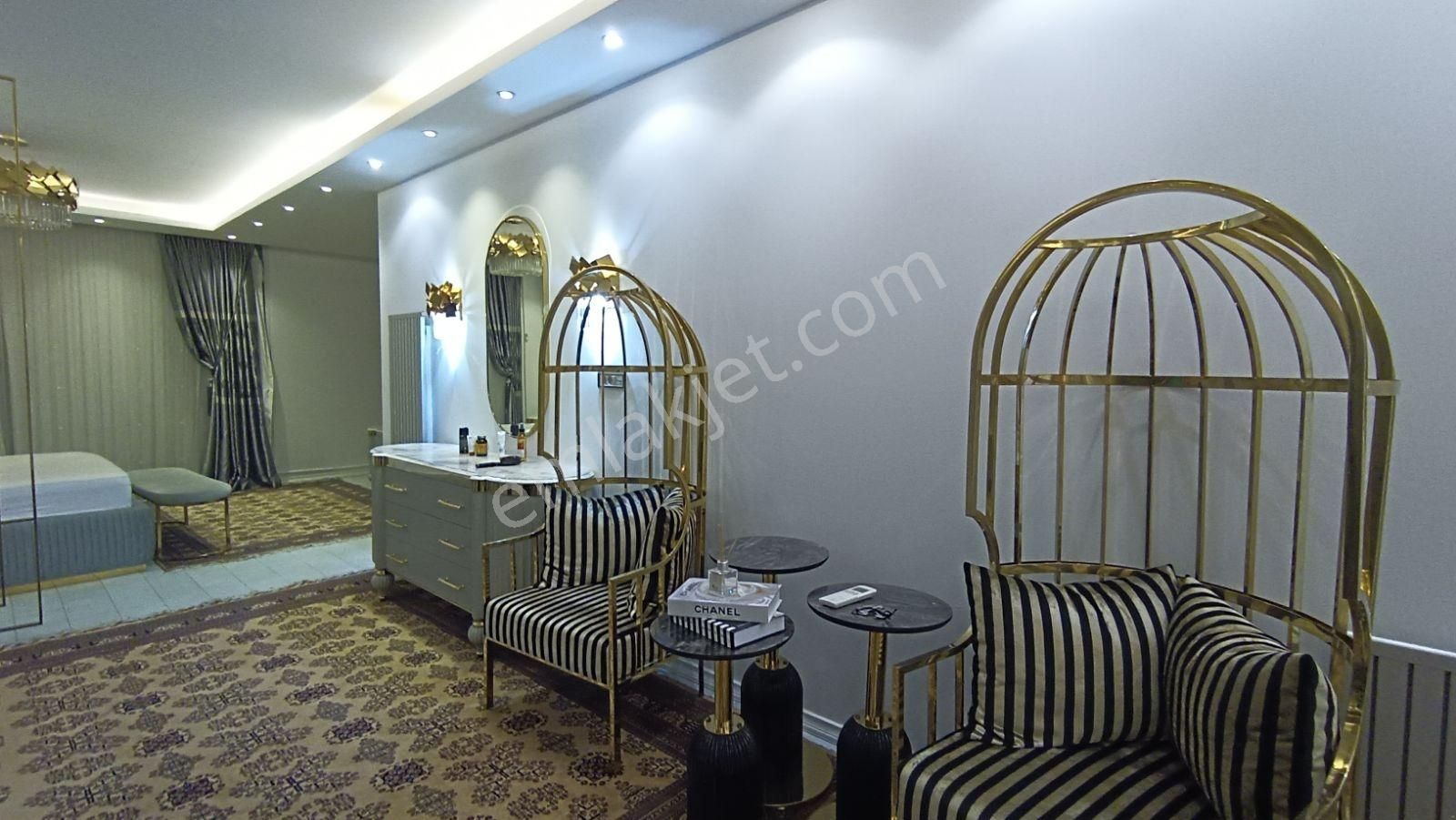 Bahçeşehir Loca Da Çok Özel Teraslı Full Tadilatlı Satılık Daire - Görsel 9