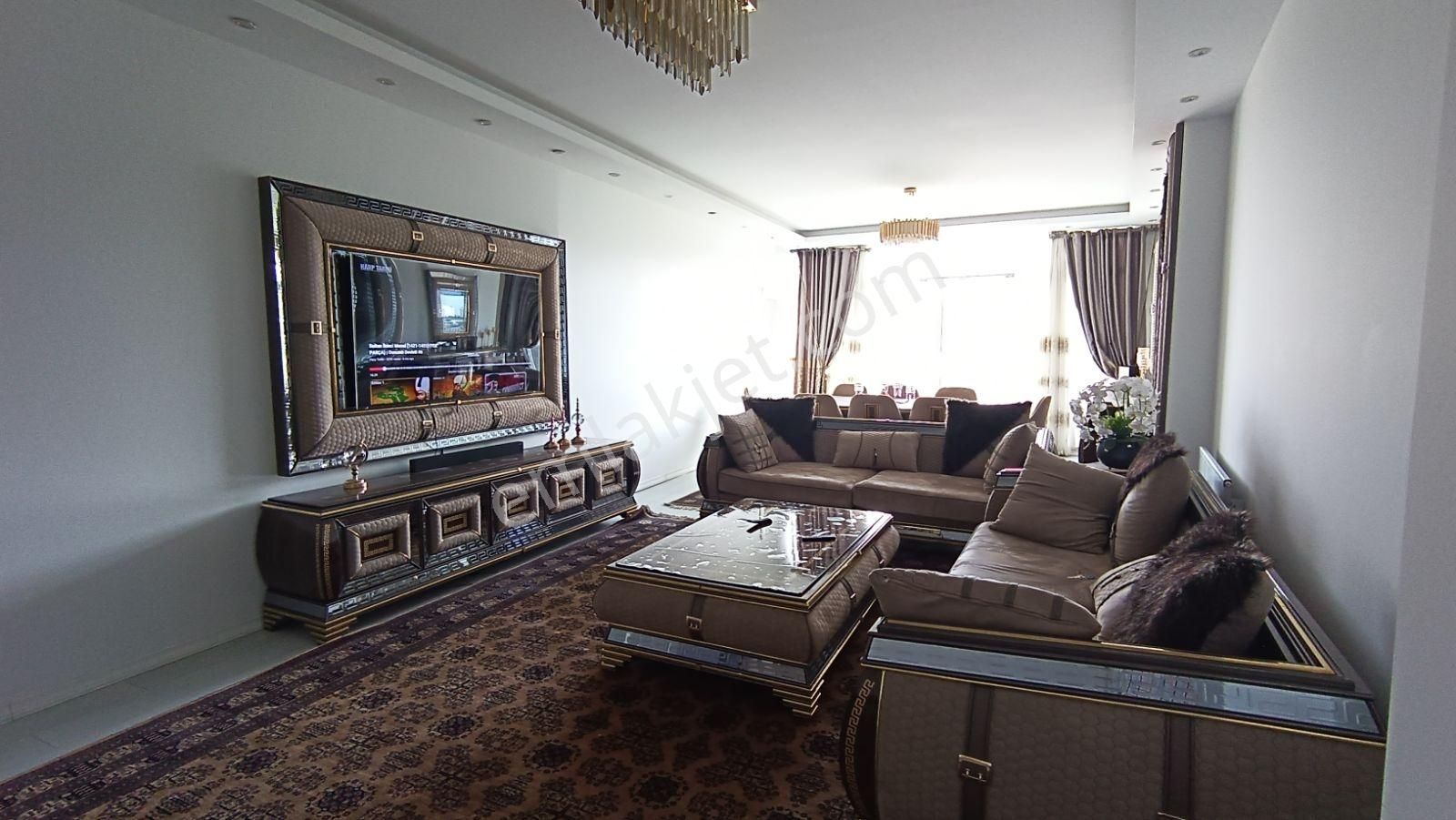 Bahçeşehir Loca Da Çok Özel Teraslı Full Tadilatlı Satılık Daire - Görsel 22