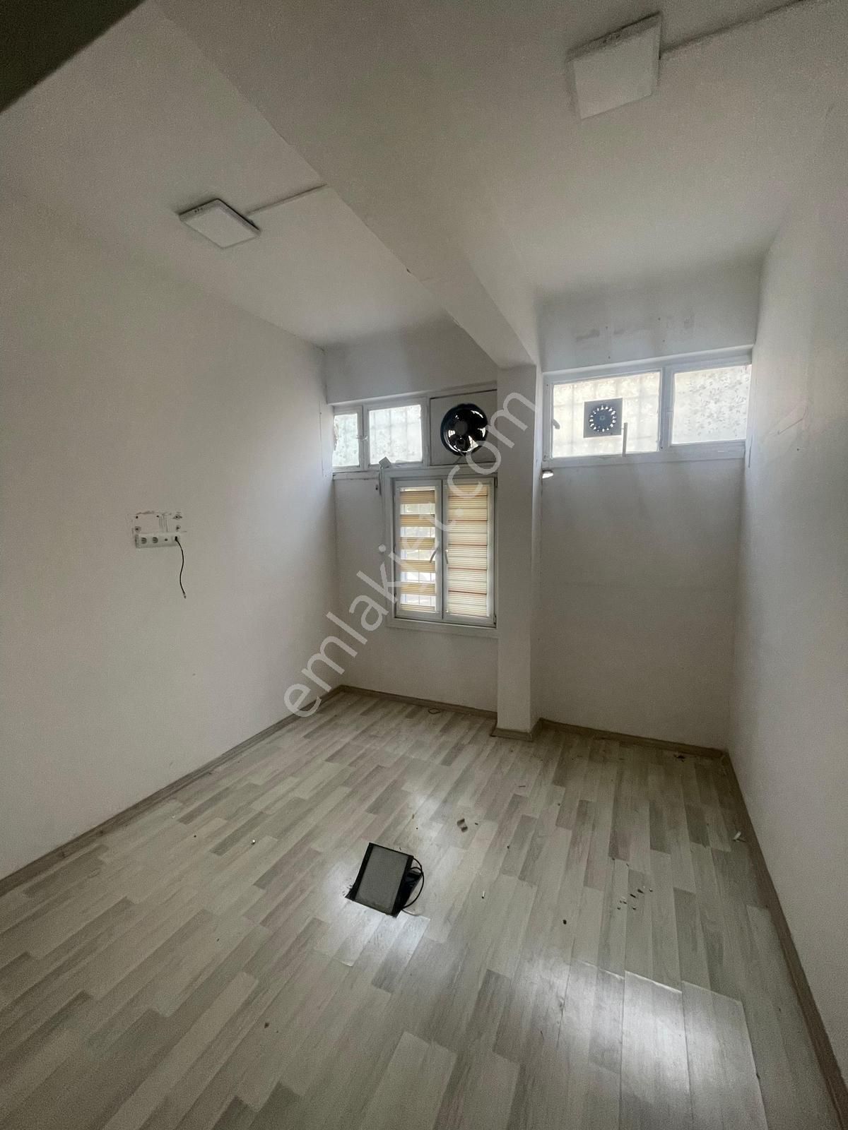 Sng Gyd'den Gazi Muhtar Paşa Bulv. Kiralık Dükkan - Görsel 8