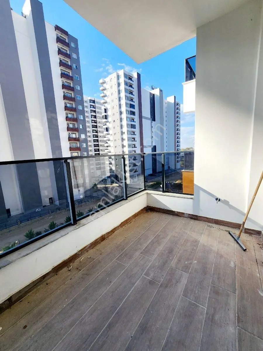 Hcl'den Lavinya Delüx Sitede 1+1 /güney/2 Balkonlu Satılık Daire - Görsel 5