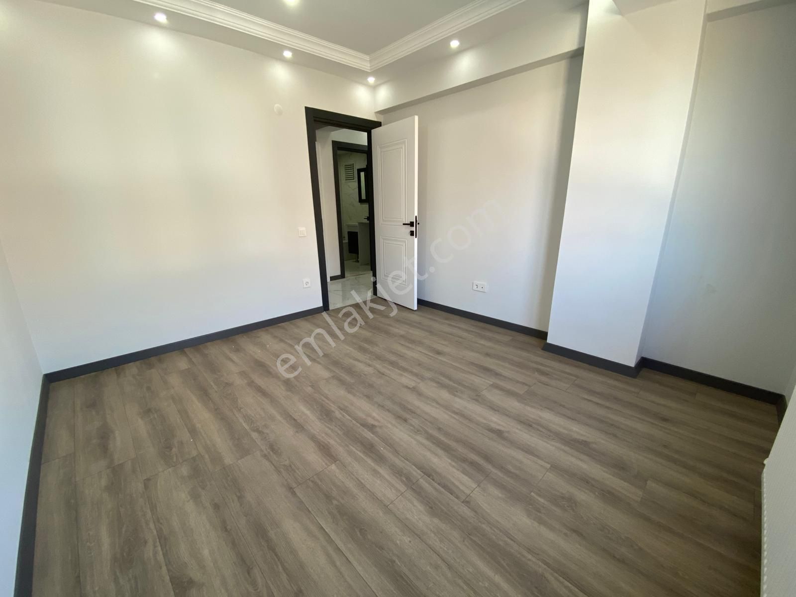 Rumeli Mahallesin'de Kat Ve Cephe Seçenekli Satılık 2+1 Daireler - Görsel 18