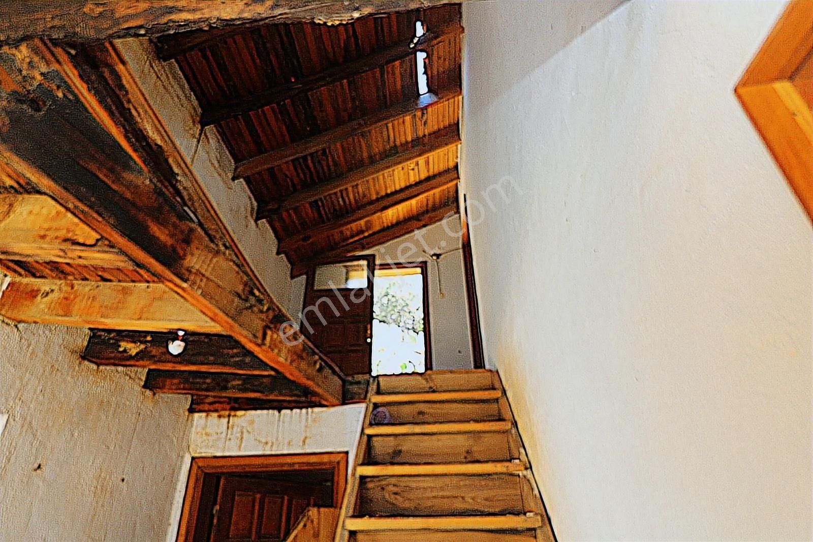 Eskidoğanbey De Satılık Deniz Manzaralı Müstakil Avlulu Taş Ev - Görsel 14