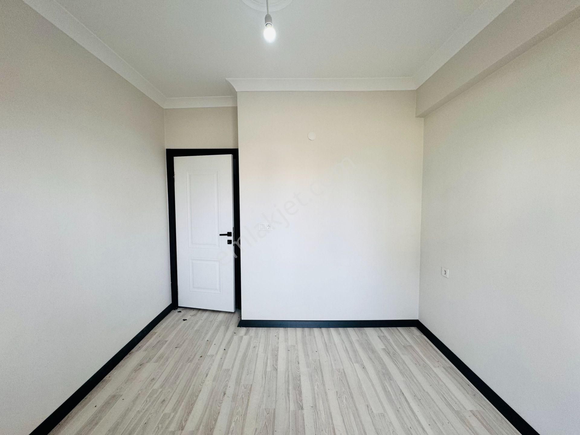 Güven'den Yuvam'da Caddeye,servislere Yakın Ön Cephe 2+1 Daire - Görsel 6