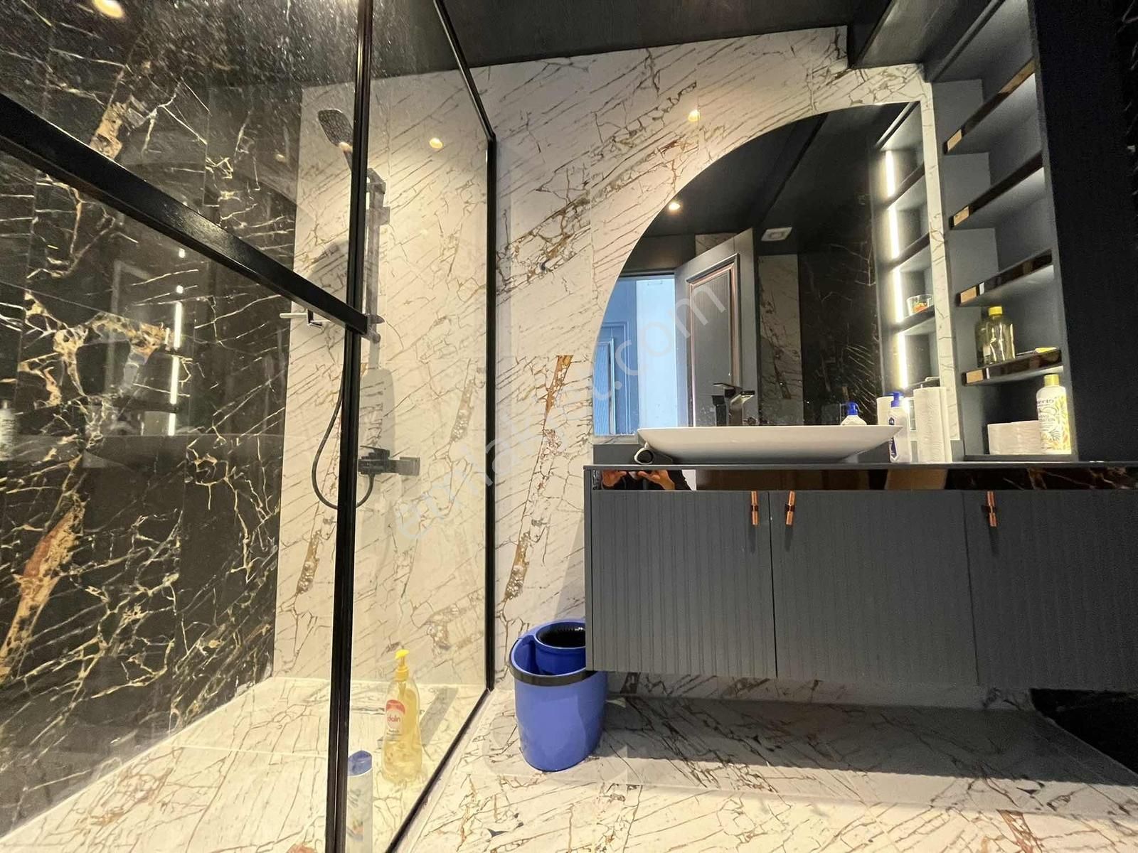 New Form'dan Mezitlide Deniz Manzaralı Eşyalı Satılık 4+1 Daire - Görsel 29