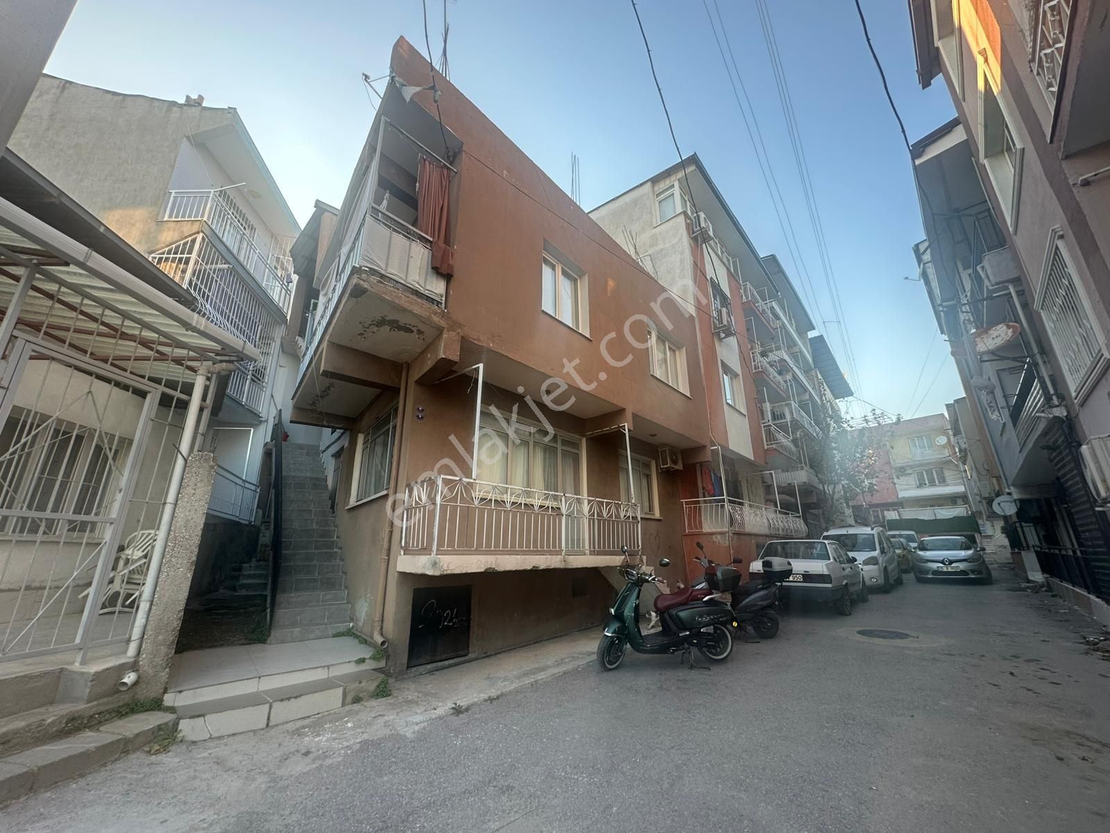 Uğur Mumcu Mah. Satılık Bahçeli Müstakil Ev 170 M2