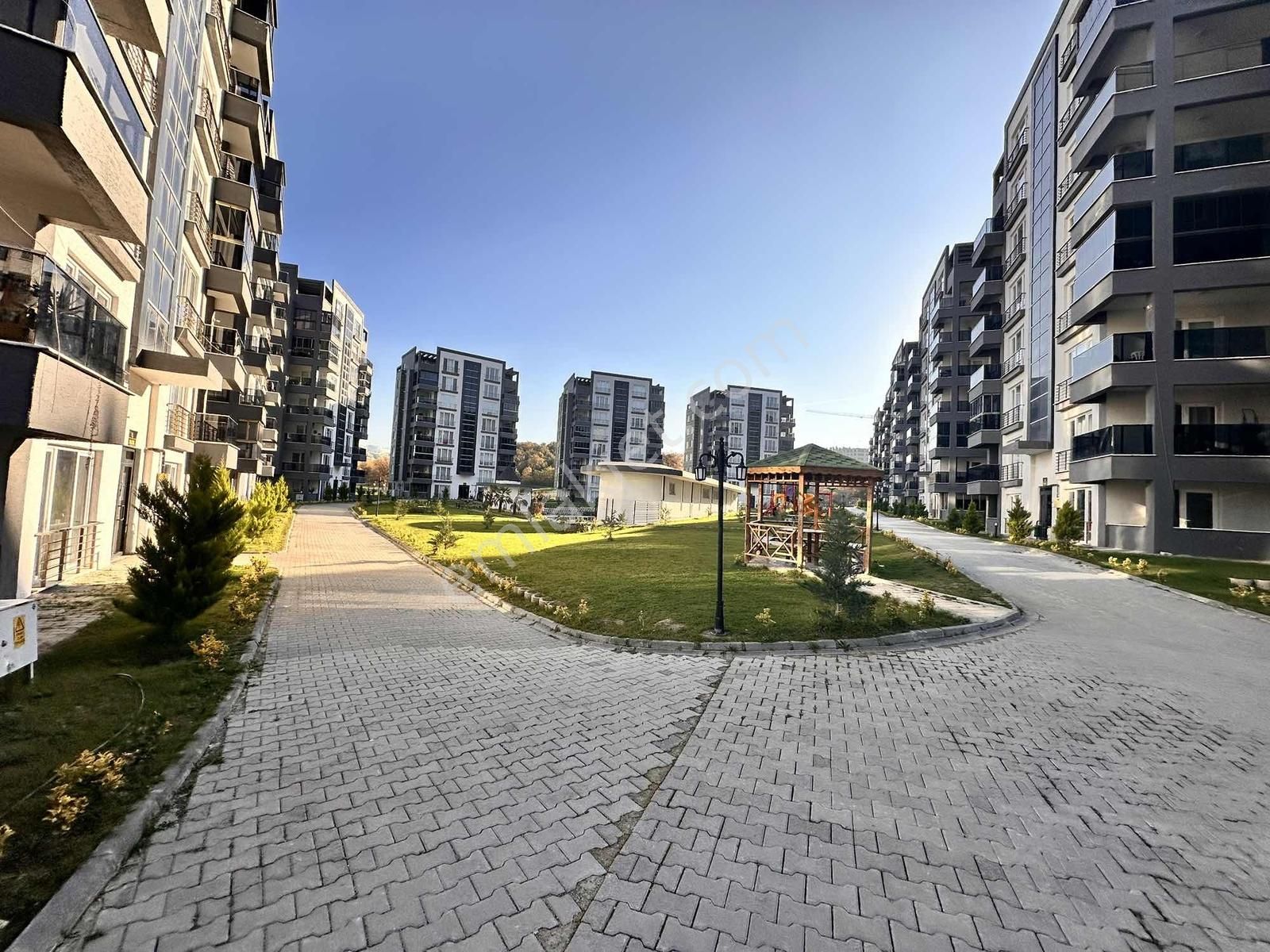 Proas'dan Site İçi Bahçe Katı Havuzlu Kiralık Daire - Görsel 17