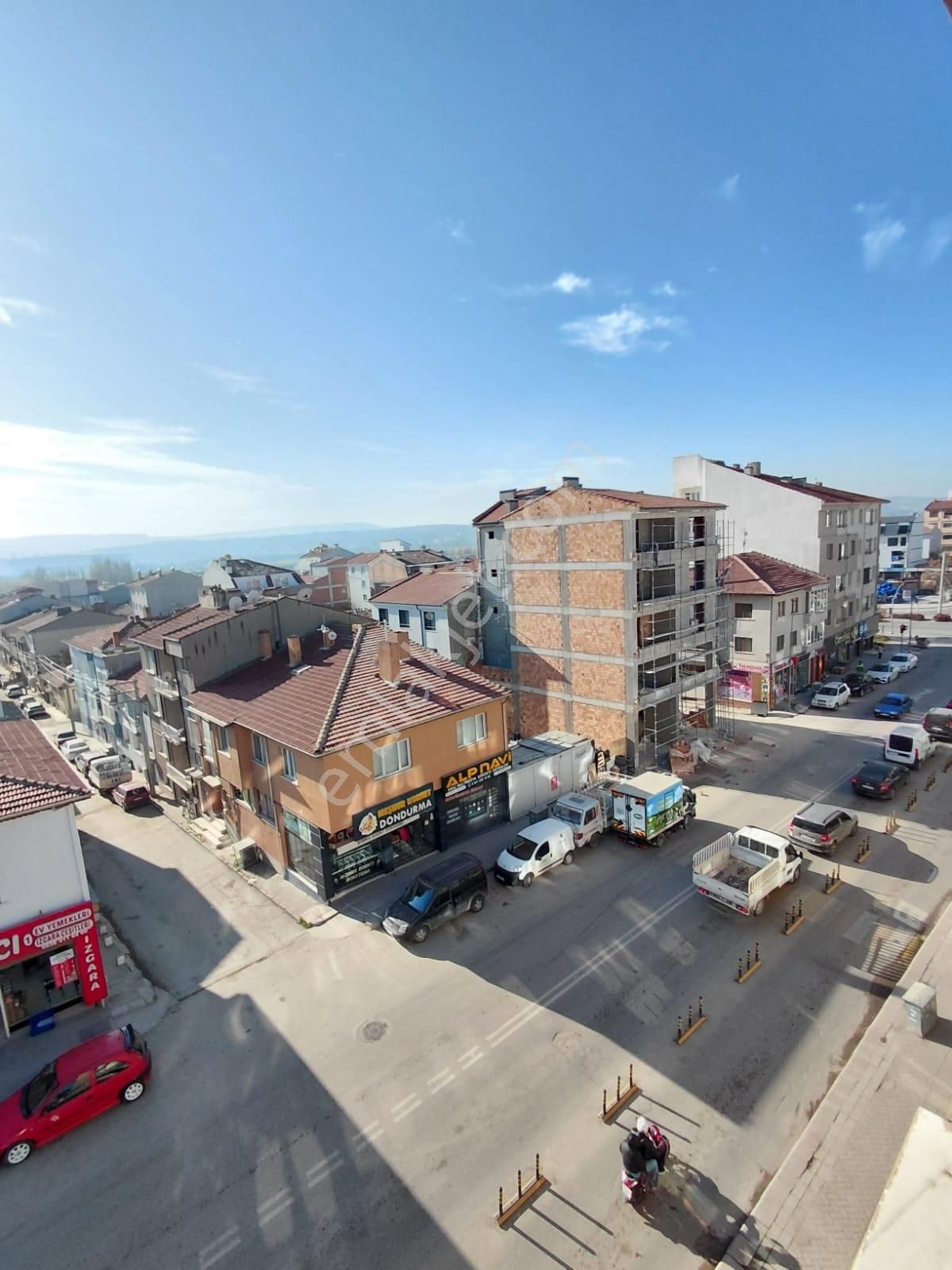 Satılık 3+1 Bakımlı Asansörlü Daire Güney Cephe - Görsel 3