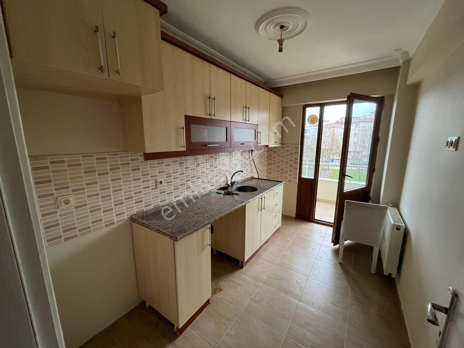 Tuğra'dan Çobançeşme'de Kiralık Geniş Balkonlu 2+1 Daire - Görsel 23