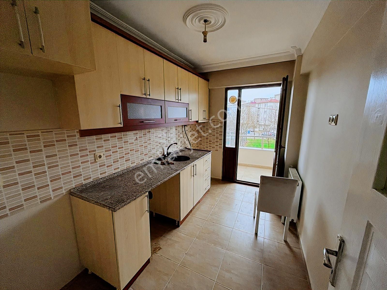 Tuğra'dan Çobançeşme'de Kiralık Geniş Balkonlu 2+1 Daire - Görsel 2