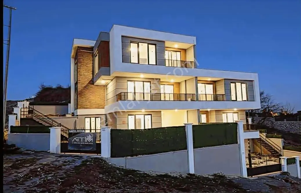 Ulucan'dan İnegöl Yeniceköy'de Satılık Fırsat Villa