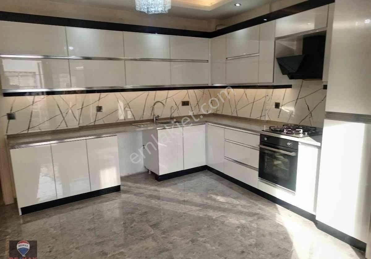 Izmır Çığlı Güzeltepe 3+1 150 M2 Ebeveyn Banyolu Genış Kıralık Daıre - Görsel 5