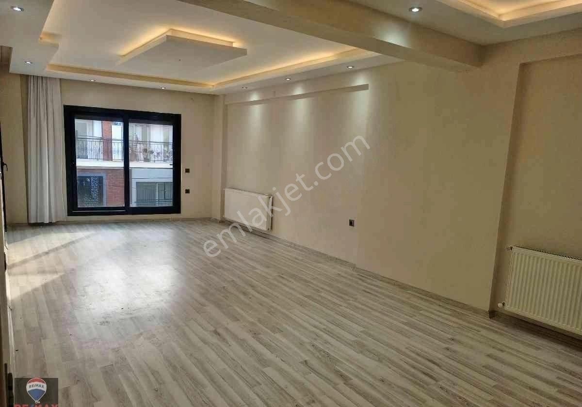 Izmır Çığlı Güzeltepe 3+1 150 M2 Ebeveyn Banyolu Genış Kıralık Daıre