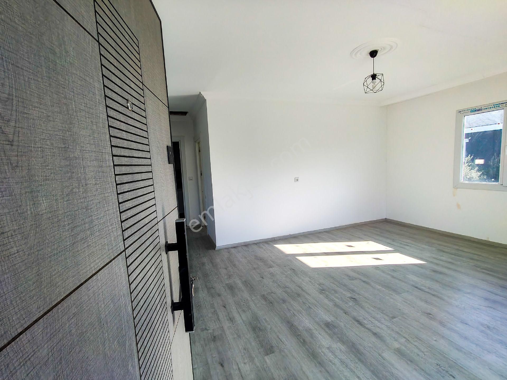 Acil Fiyat Düştü | Ataköy’de Resmi Tapulu Arsa + Ev - Görsel 4