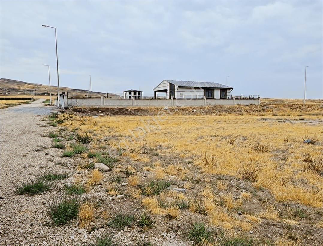 Güneşli 'de Parselli Acil Satılık Villa Arsası - Görsel 2