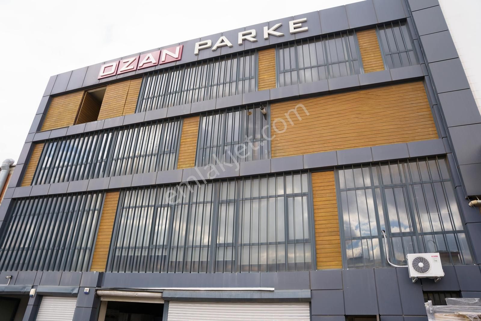 Siteler Samsun Yolu Cephe 4600m2 Kapalı Alan Komple Satılık Bina