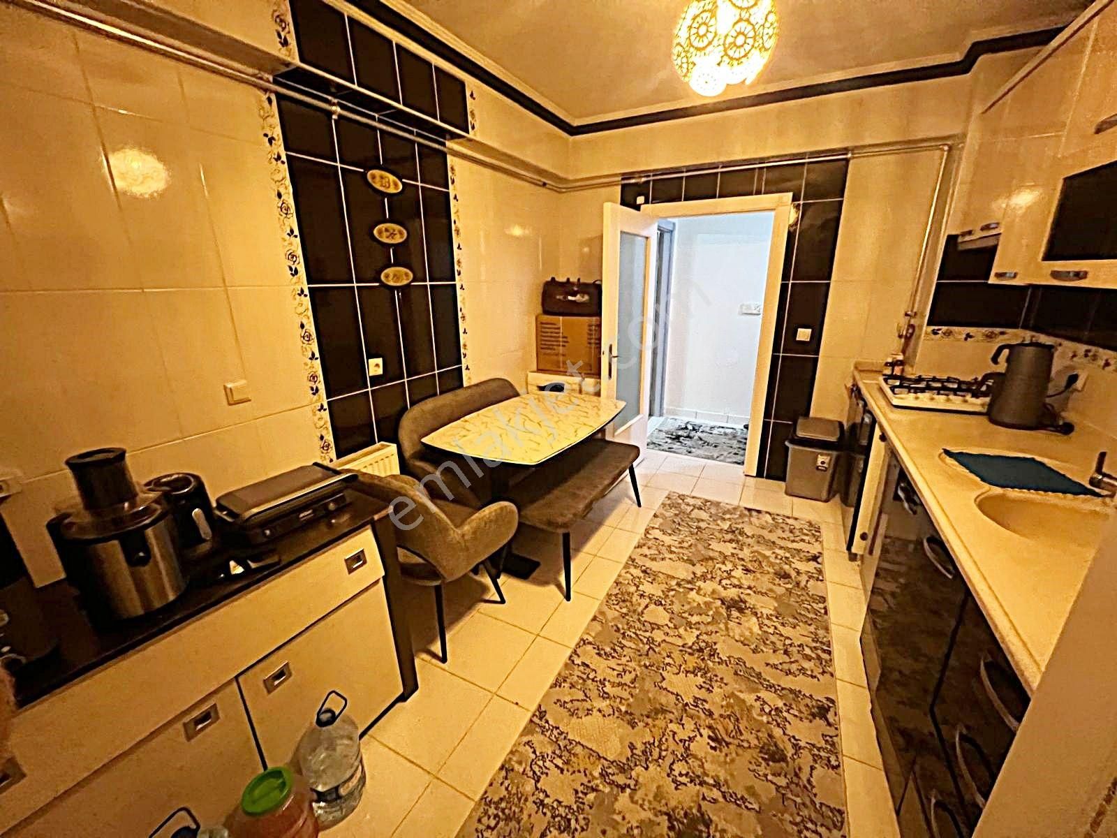 Keçiören Ataparkta Orta Katta Cad Yakın Asansörlü Daire - Görsel 3