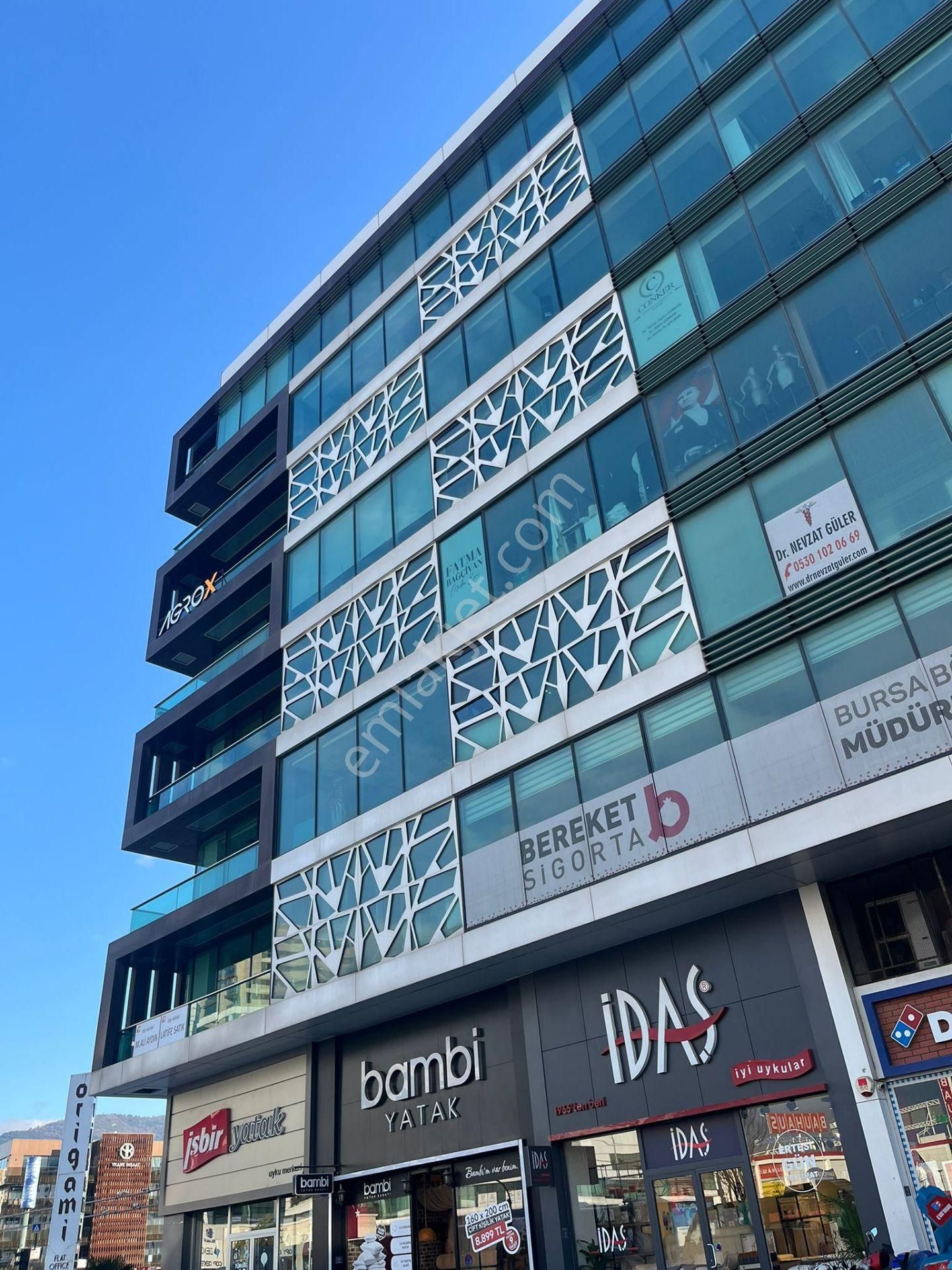 Lefkoşe Ve Yıldırım Caddesi Köşesi Tabela Değeri Yüksek Mağaza - Görsel 9