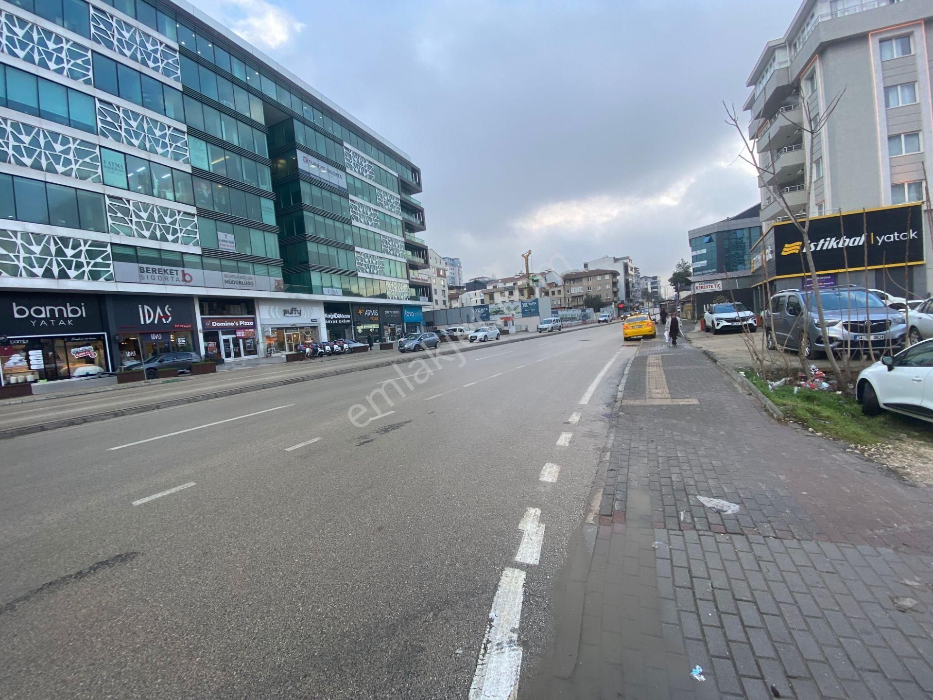 Lefkoşe Ve Yıldırım Caddesi Köşesi Tabela Değeri Yüksek Mağaza - Görsel 4