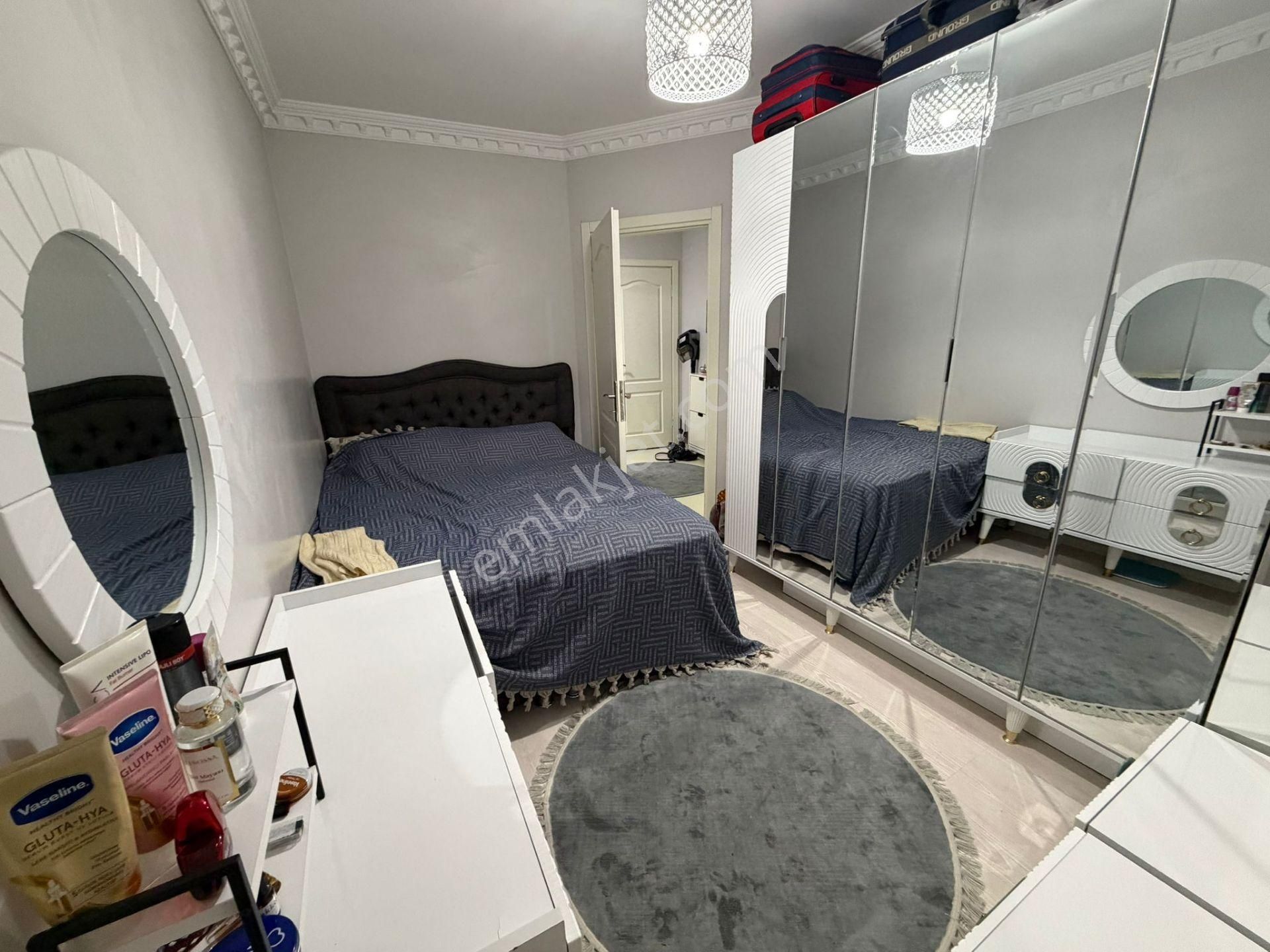 Bahçelievler'de 14 Yıllık Binada K.otoparklı 2+1 Ara Kat - Görsel 9