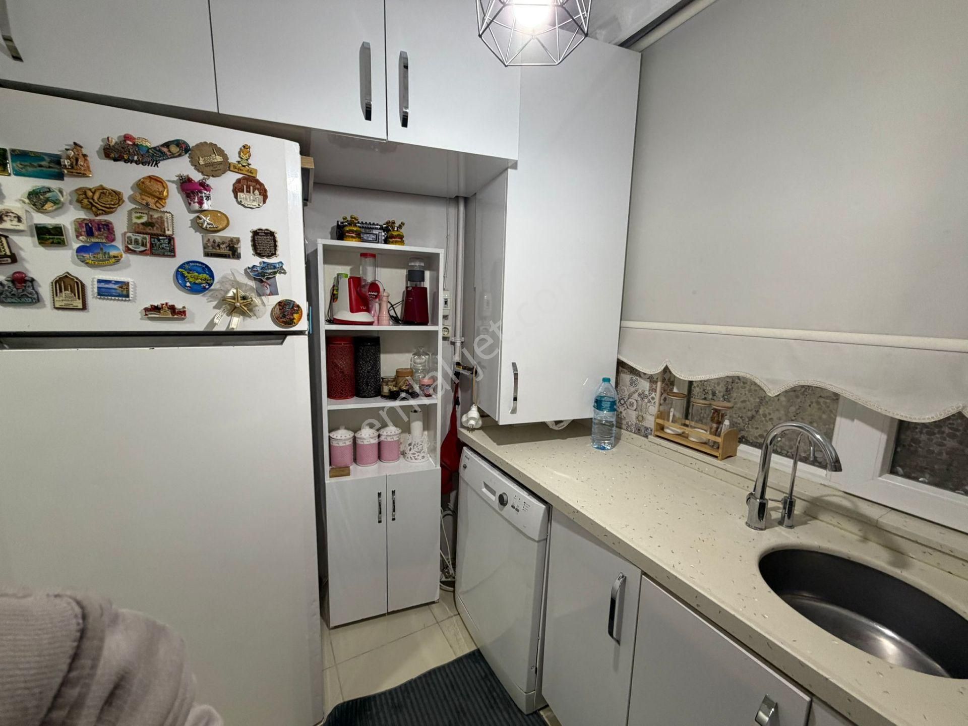 Bahçelievler'de 14 Yıllık Binada K.otoparklı 2+1 Ara Kat - Görsel 17